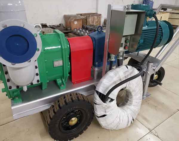 移动排涝泵车在使用方面有哪些突出的优点?